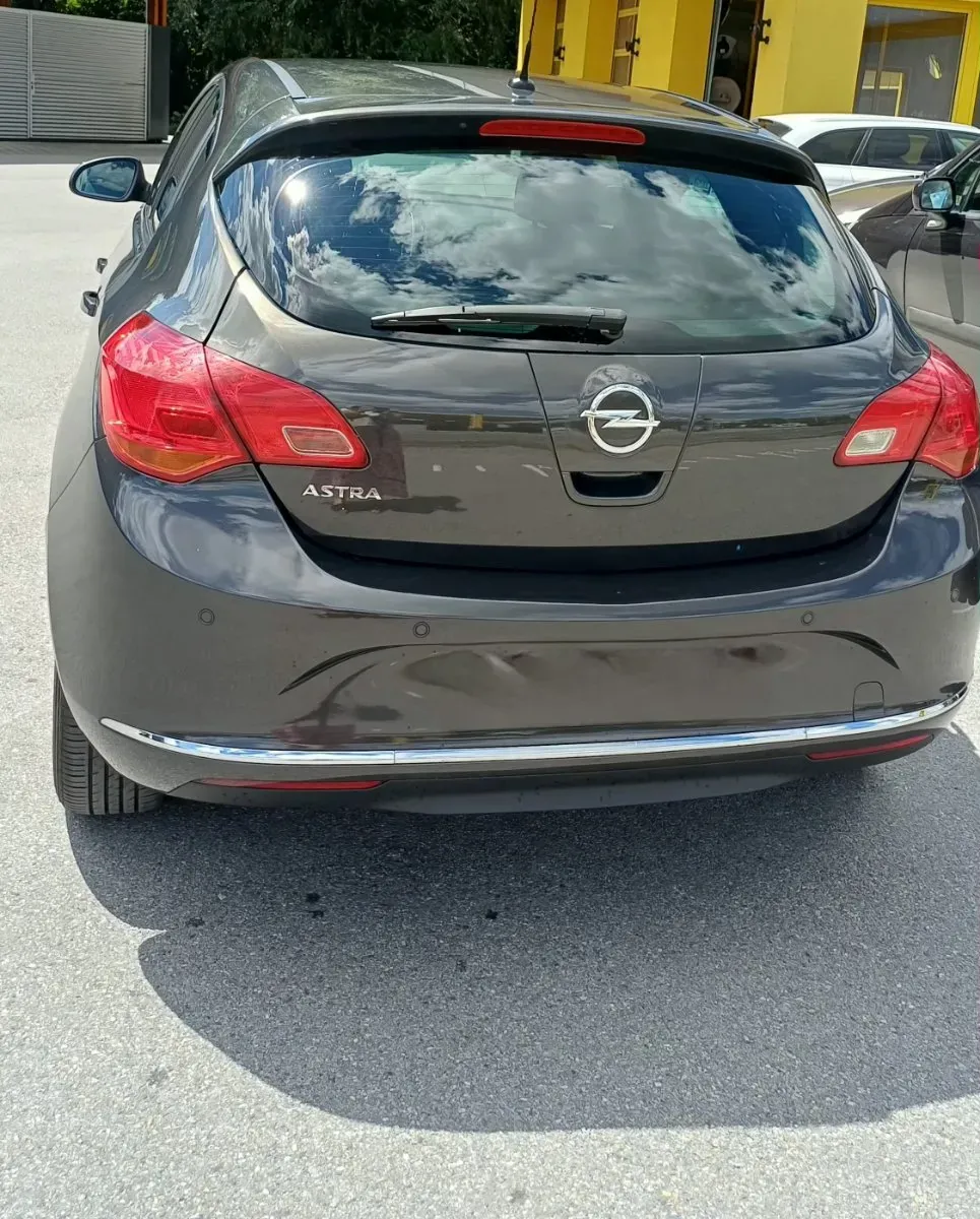 Opel Astra 2015 photo 2