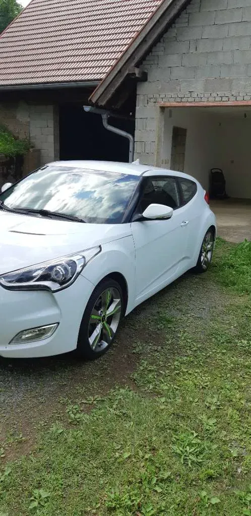 Hyundai Veloster 2013 photo 2