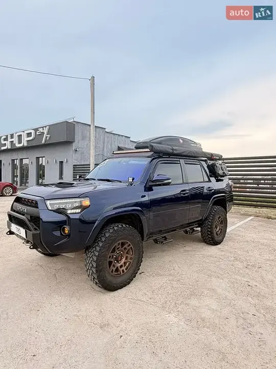 Toyota 4Runner 2017 photo 3
