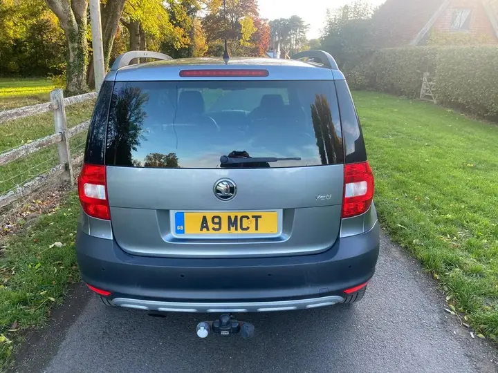 Skoda Yeti 2013 photo 4