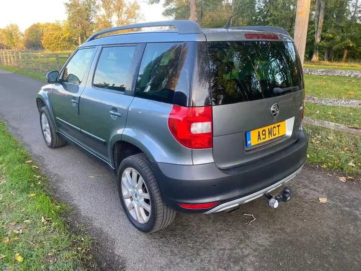 Skoda Yeti 2013 photo 5