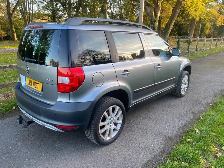 Skoda Yeti 2013 photo 3