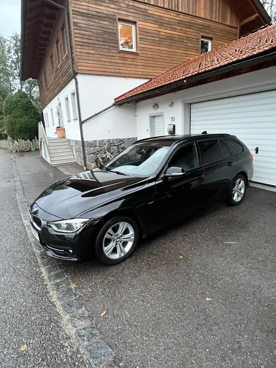 BMW 3 Series 2018 photo 3