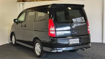 Nissan Serena 2004 photo 5