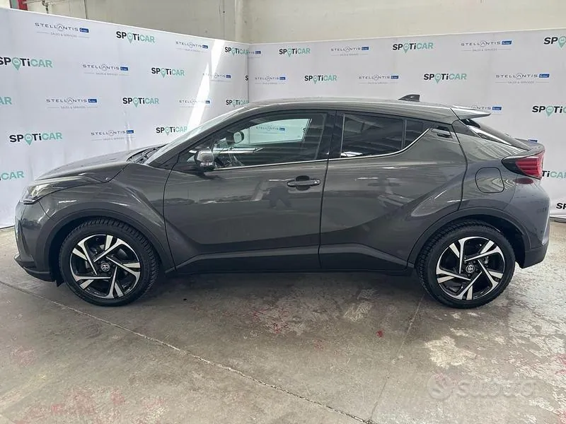 Toyota C-Hr 2022 photo 2