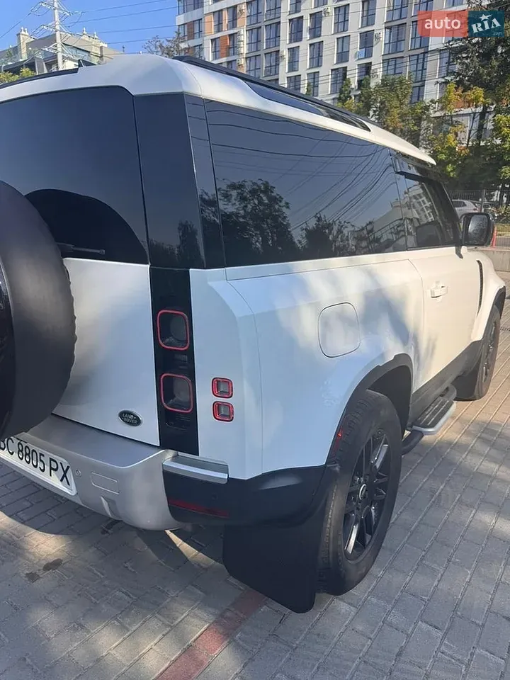 Land Rover Defender 2021 photo 4