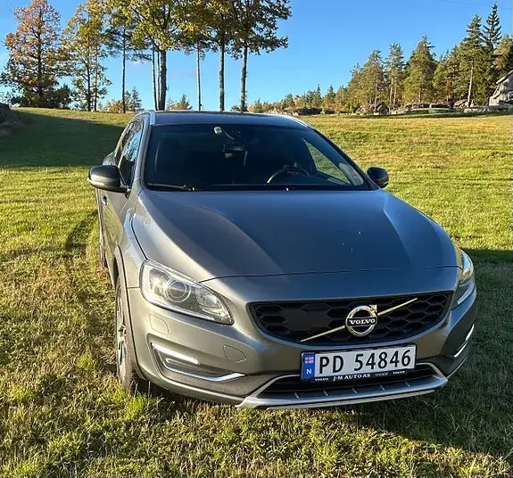 Volvo V60 Cross Country 2016 photo 2