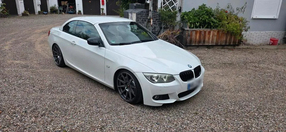 BMW E93