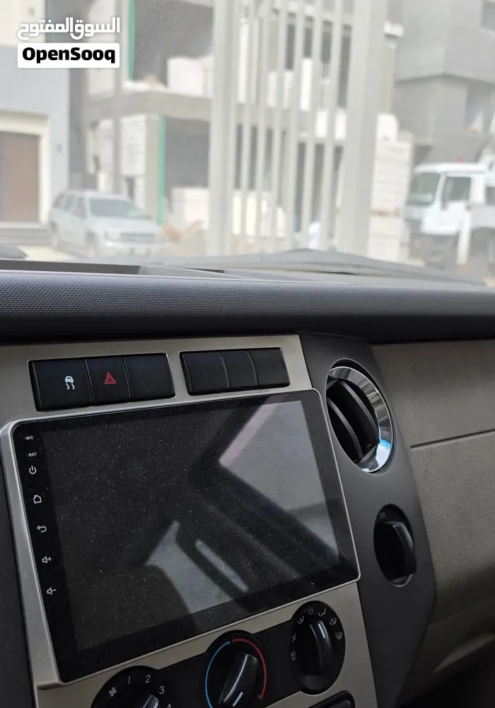 Ford Expedition 2011 photo 4