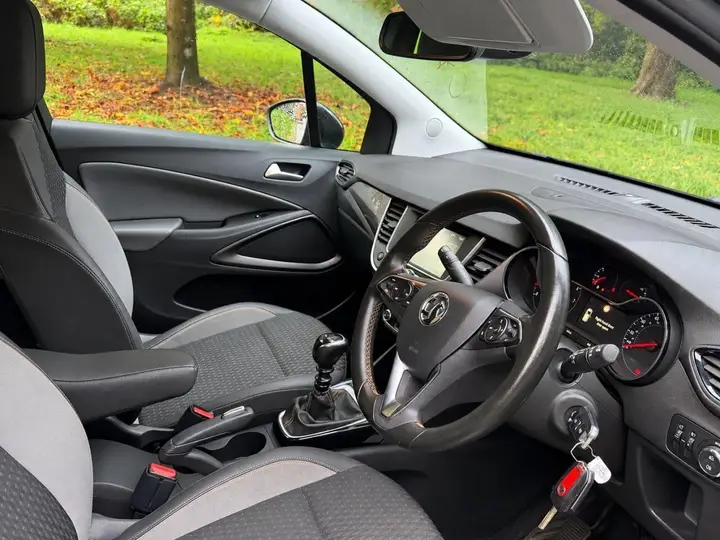 Vauxhall Crossland X 2018 photo 2