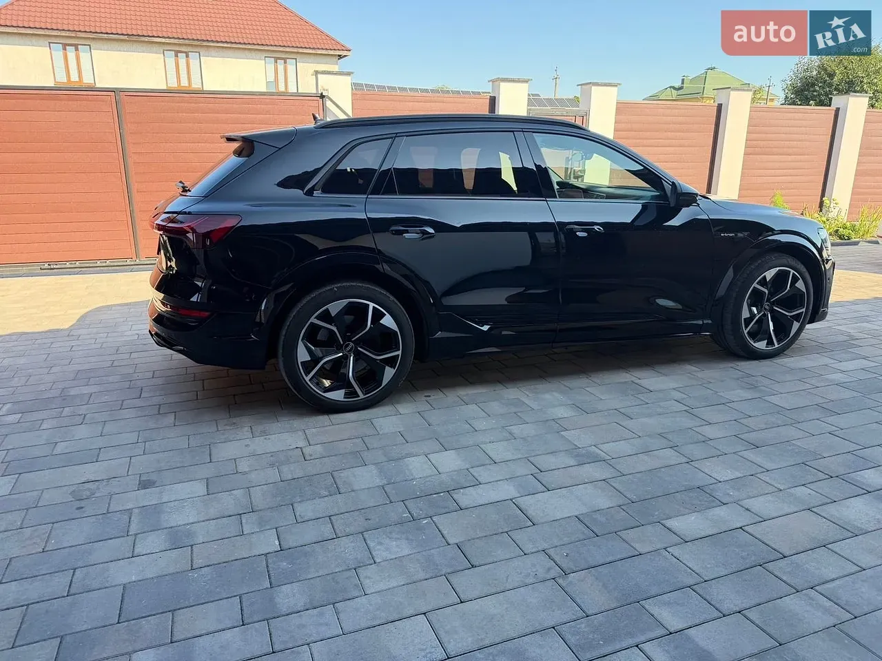 Audi E-Tron S 2022 photo 3