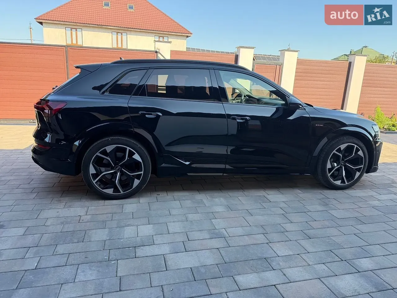 Audi E-Tron S 2022 photo 4
