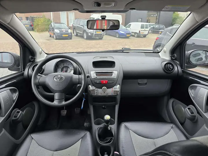 Toyota Aygo 2010 photo 3