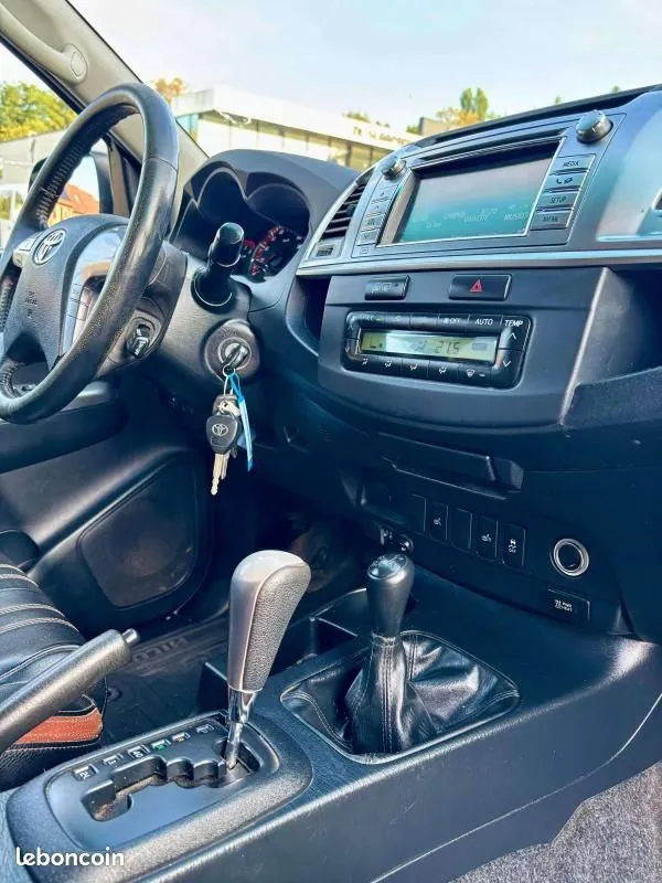 Toyota Hilux 2014 photo 4