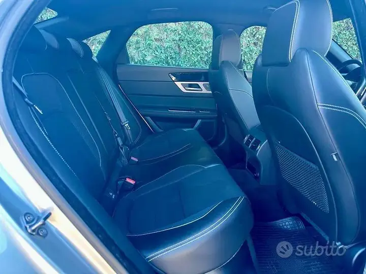 Jaguar Xf 2018 photo 5