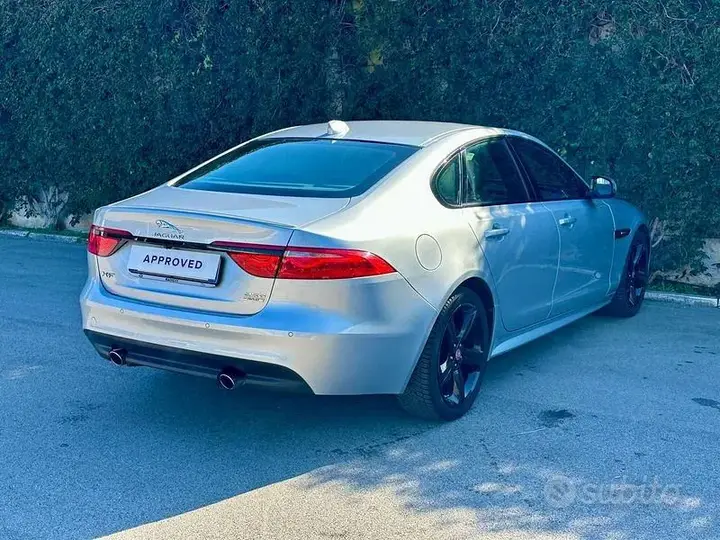 Jaguar Xf 2018 photo 2