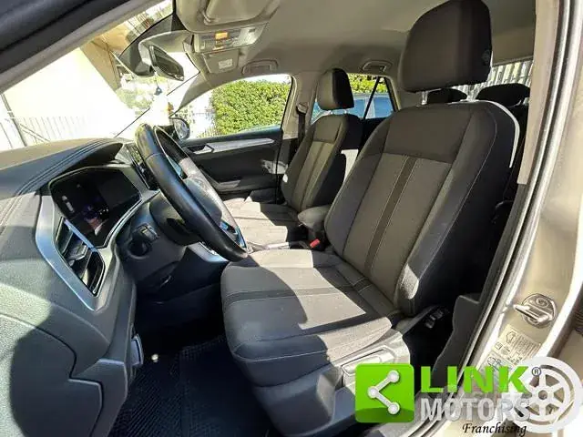 Volkswagen T-Roc 2022 photo 2
