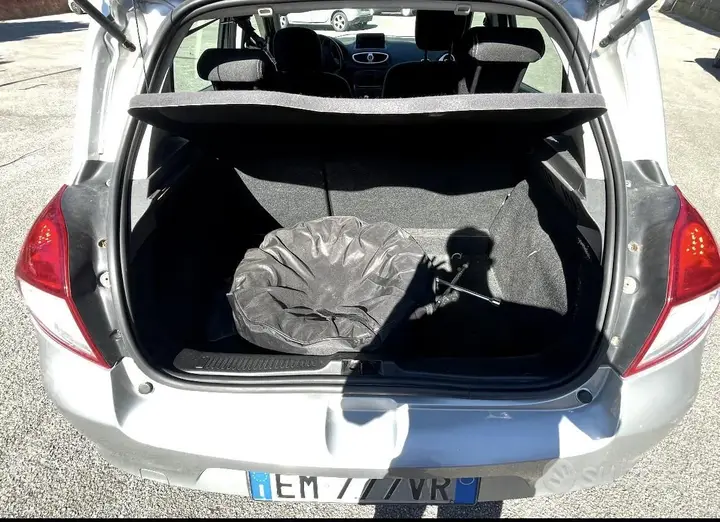 Renault Clio 2012 photo 3