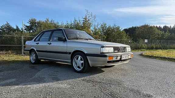 Audi 90 1985 photo 2