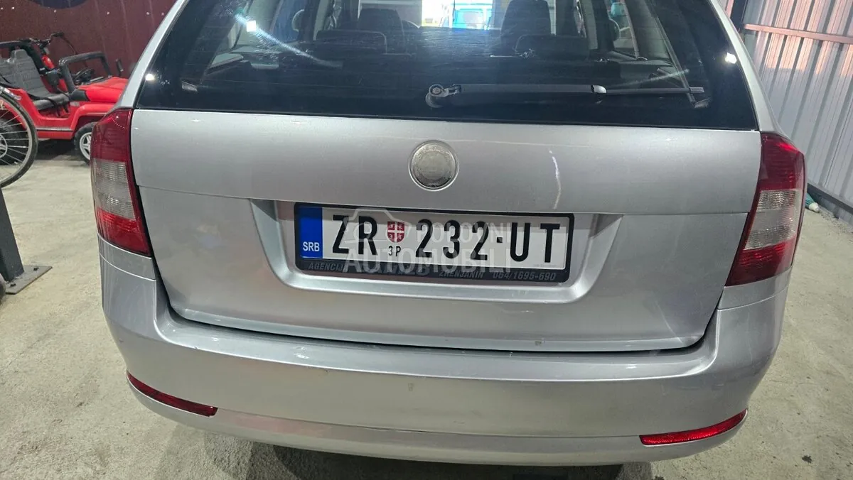 Skoda Octavia 2009 photo 4