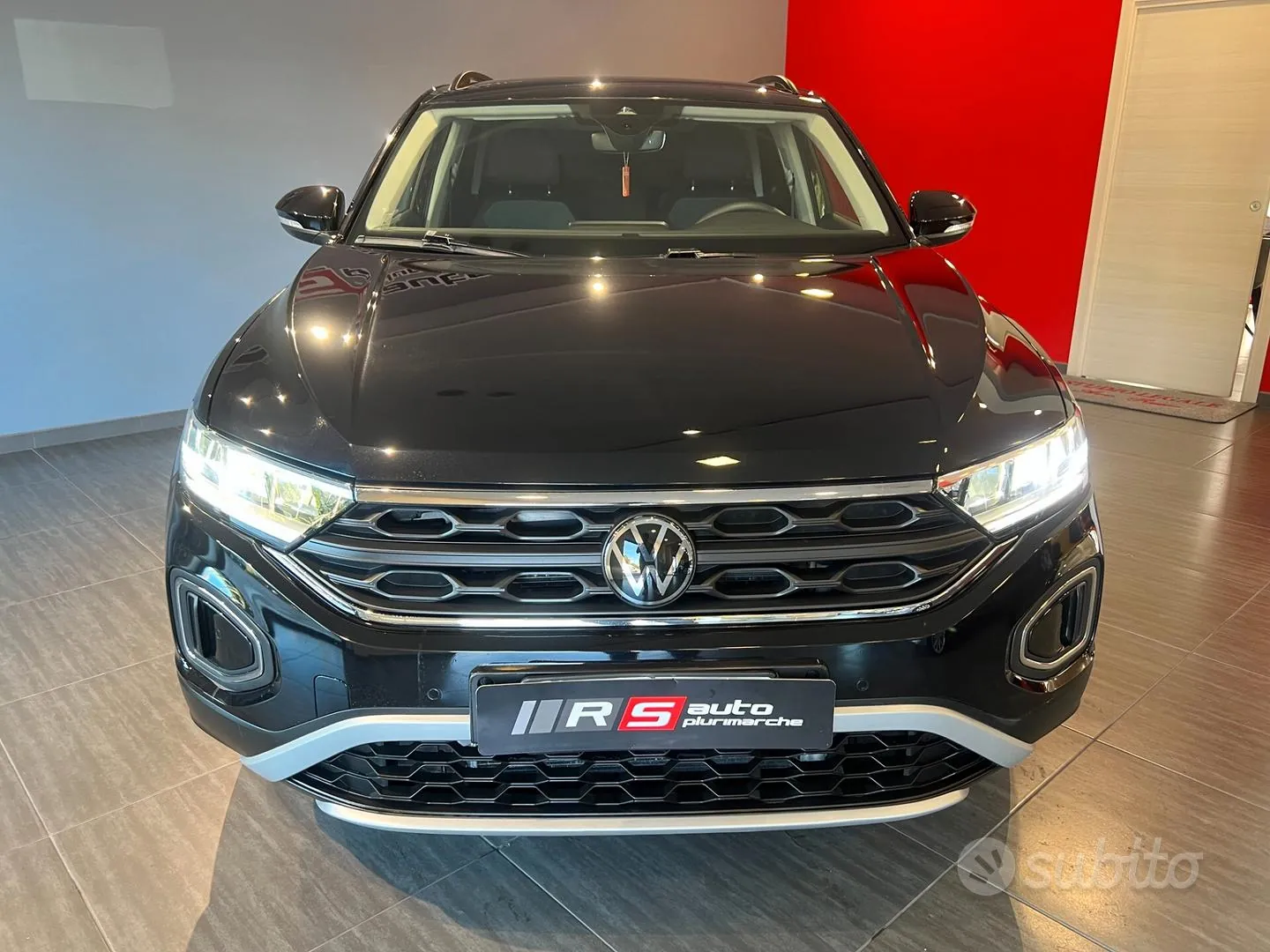 Volkswagen T-Roc 2023 photo 3