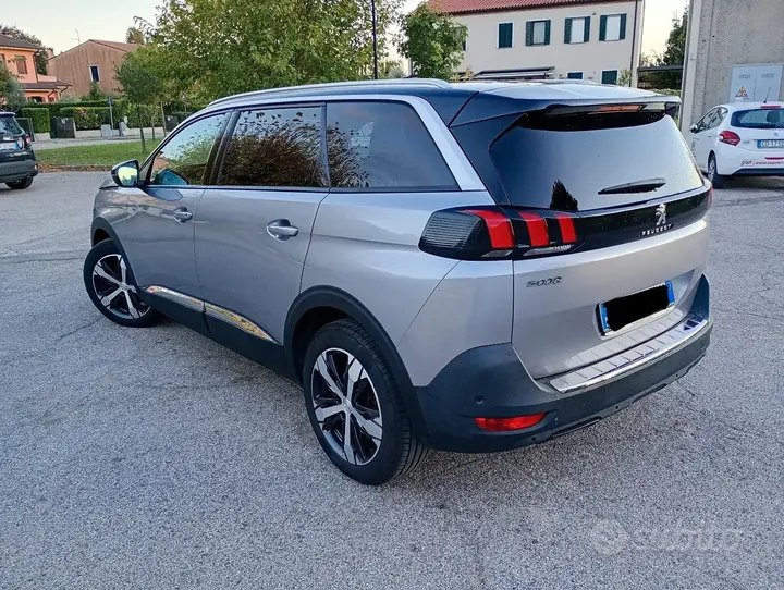 Peugeot 5008 2018 photo 3