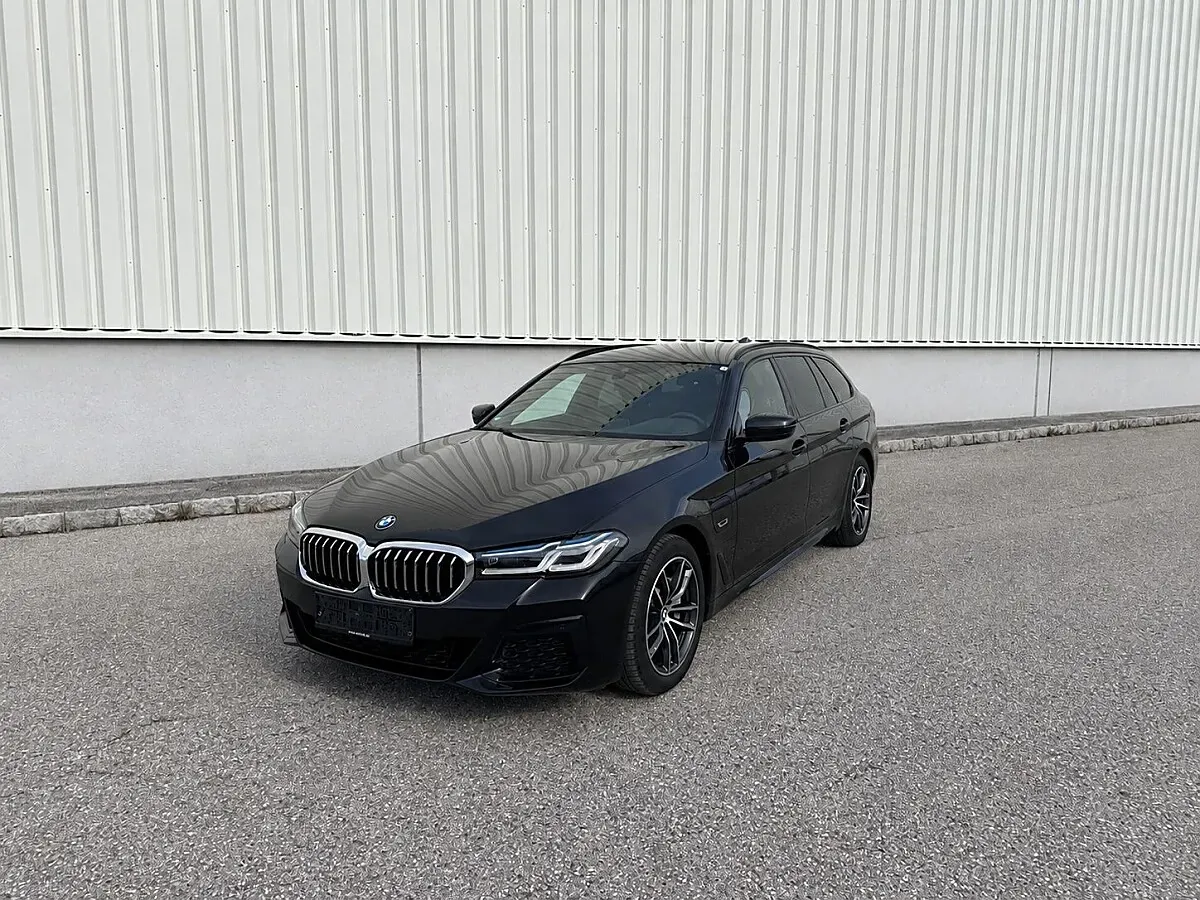 BMW 5 Series 2022 photo 2