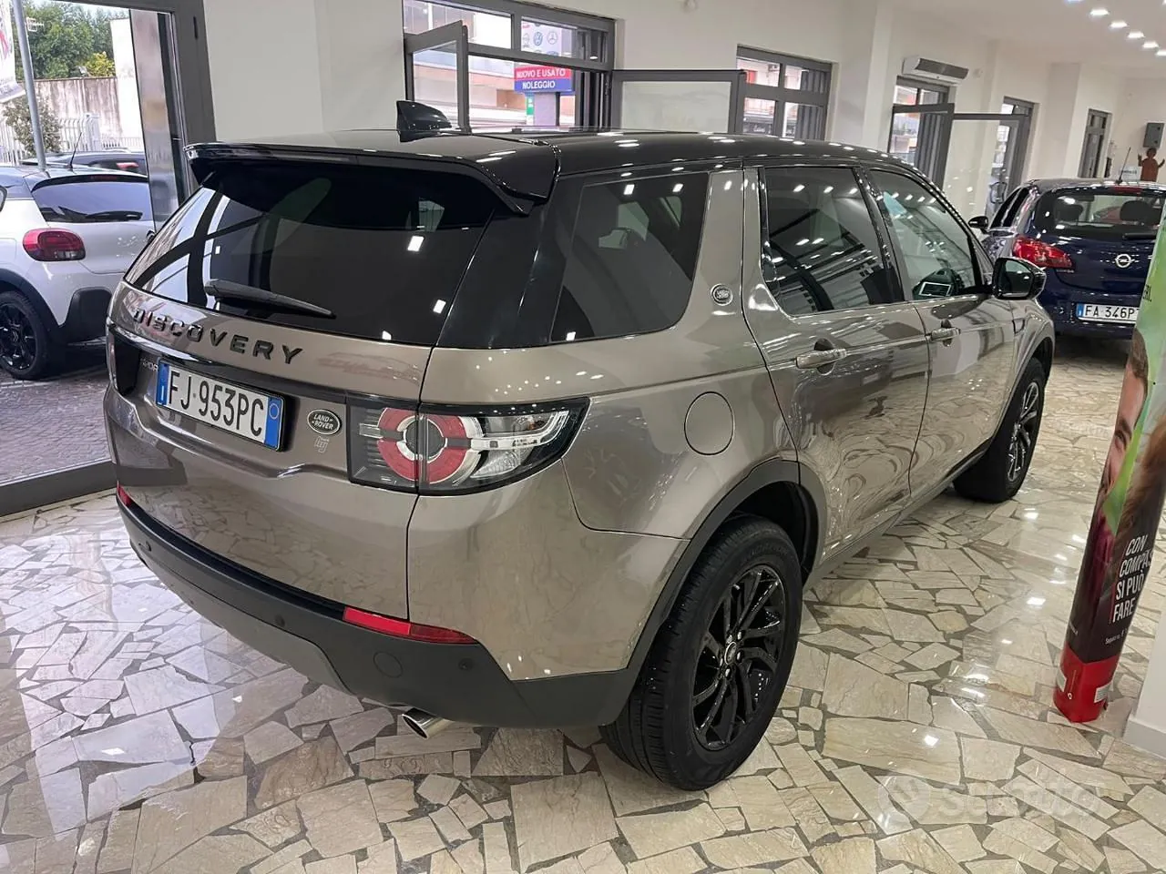 Land Rover Discovery Sport 2017 photo 4