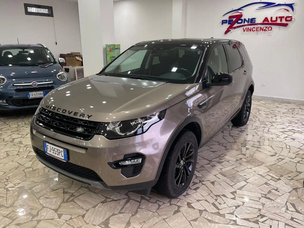 Land Rover Discovery Sport 2017 photo 2