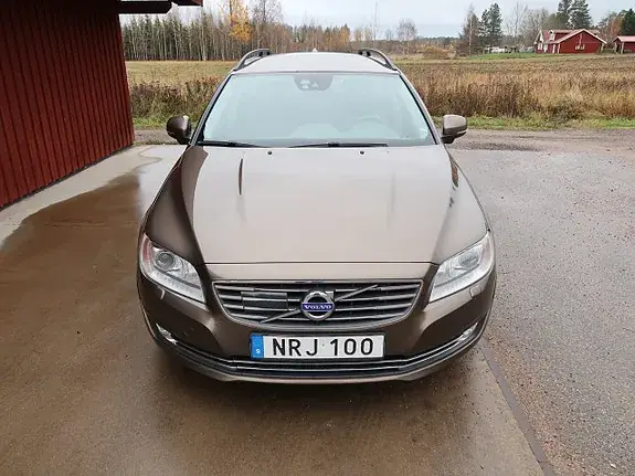 Volvo V70 2015 photo 2