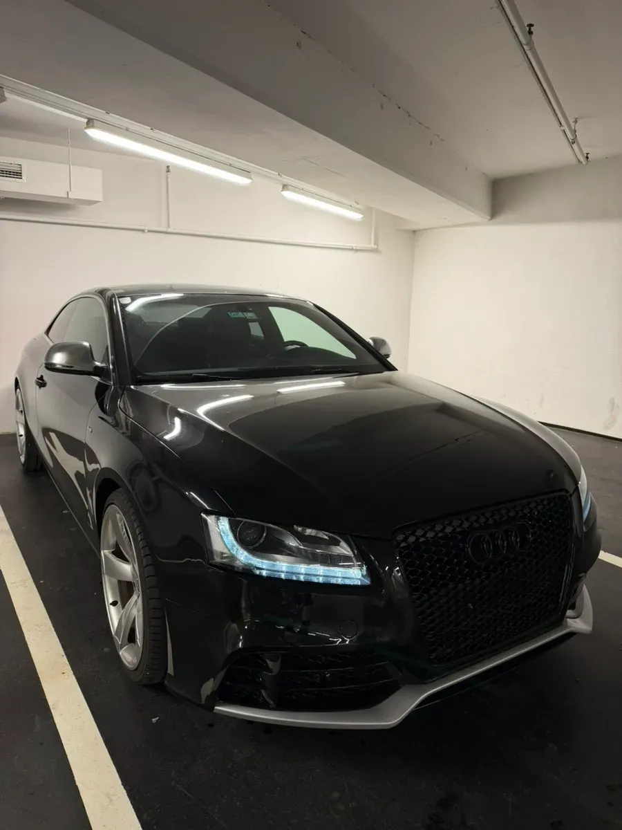 Audi A5 2009 photo 2
