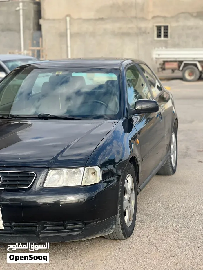 Audi A4 2003 photo 2