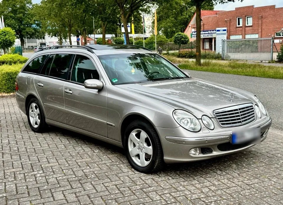Mercedes-Benz E 240