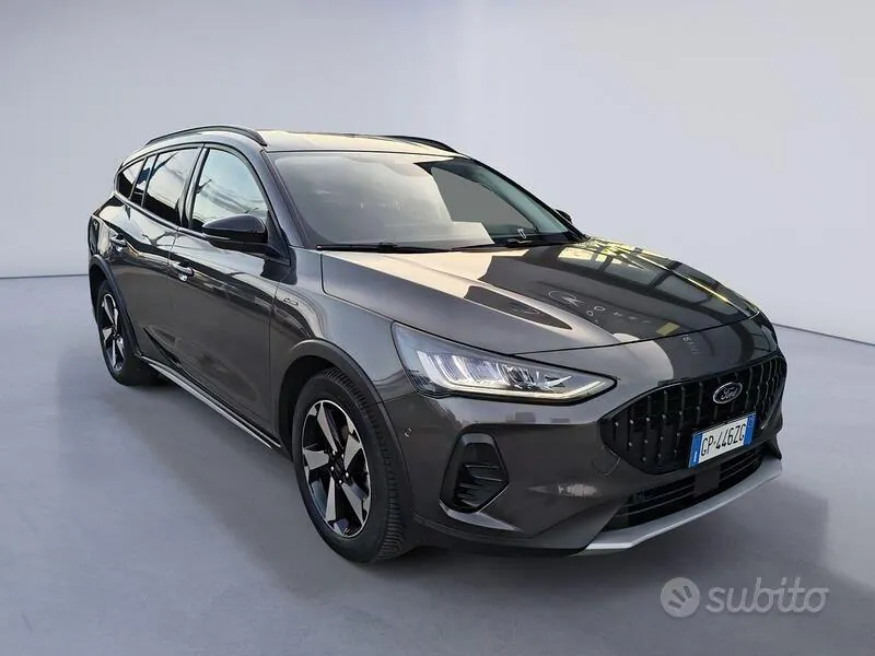 Ford Focus 2023 photo 2
