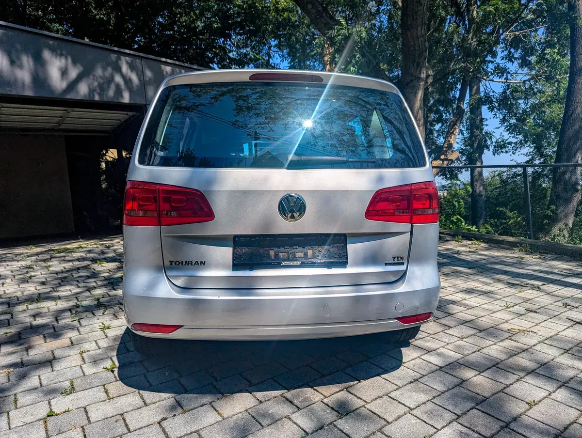 Volkswagen Touran 2013 photo 3
