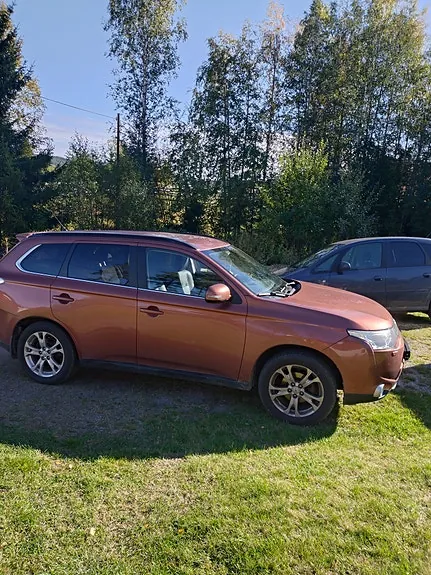 Mitsubishi Outlander 2013 photo 2