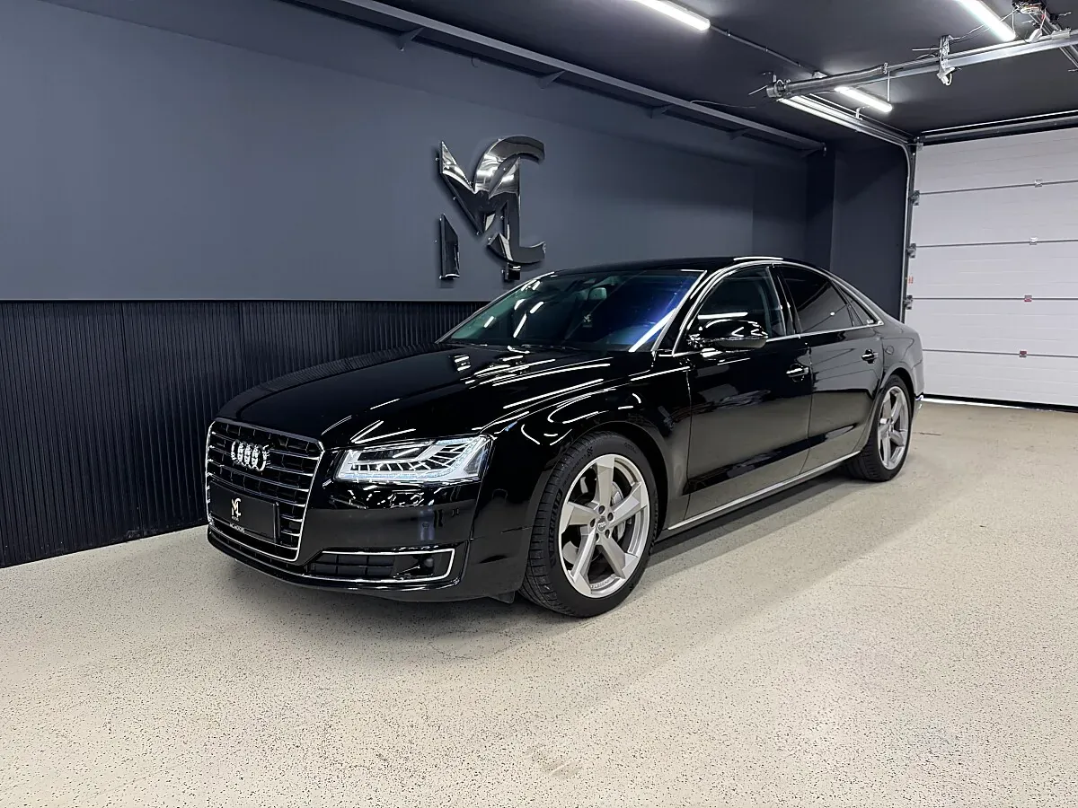 Audi A8 2015 photo 2
