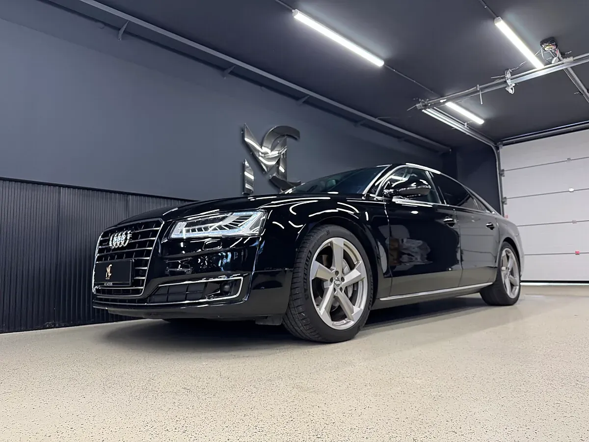 Audi A8 2015 photo 3