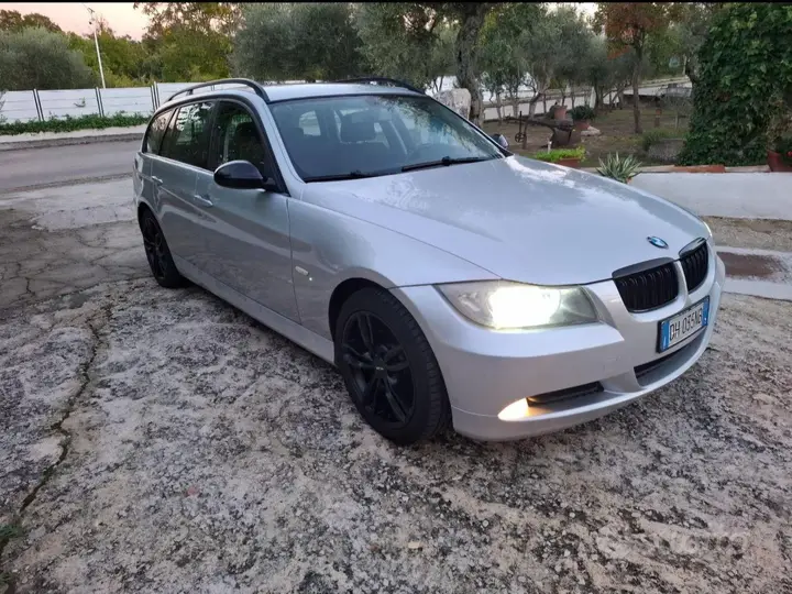 BMW 320D 2007 photo 2
