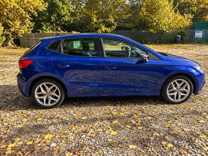 Seat Ibiza 2017 photo 2