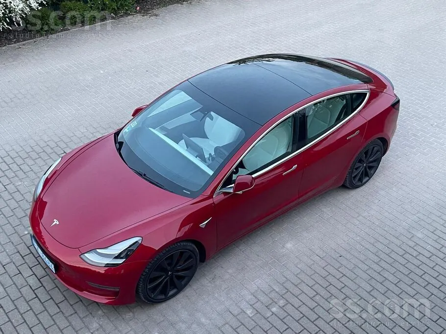 Tesla Model 3 Performance 2019 photo 3