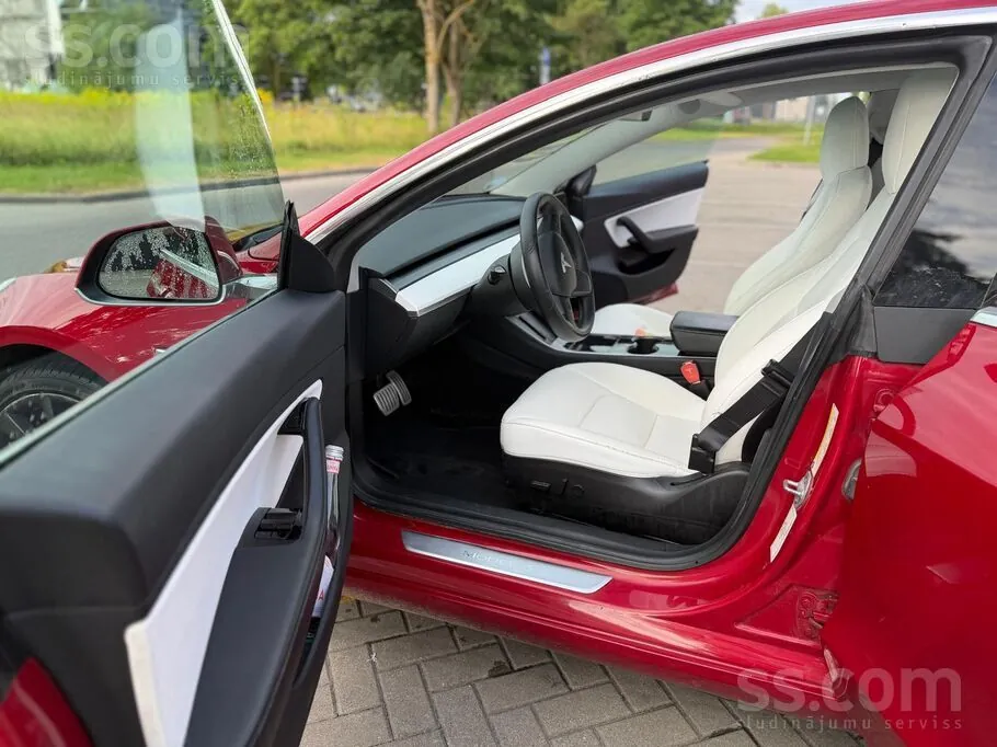 Tesla Model 3 Performance 2019 photo 5