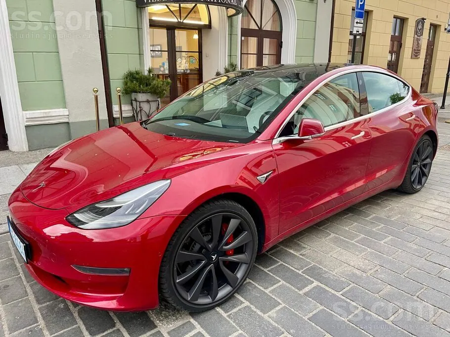 Tesla Model 3 Performance
