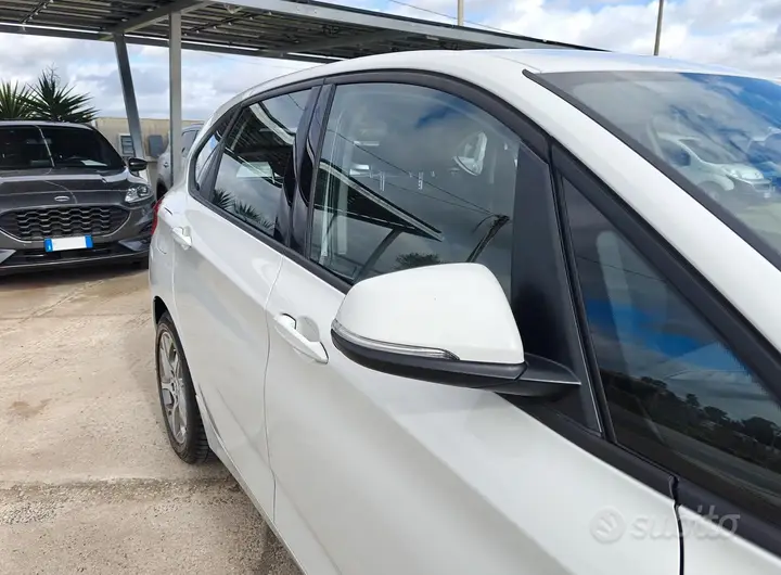 BMW 2 Series Active Tourer 2015 photo 5