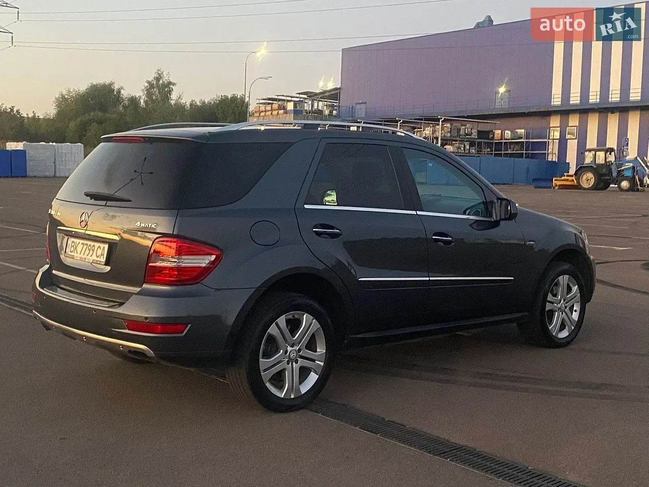 Mercedes-Benz M-Class 2009 photo 3