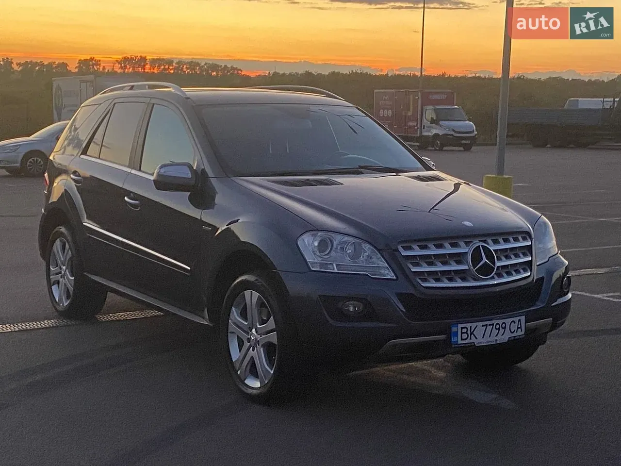 Mercedes-Benz M-Class 2009 photo 2