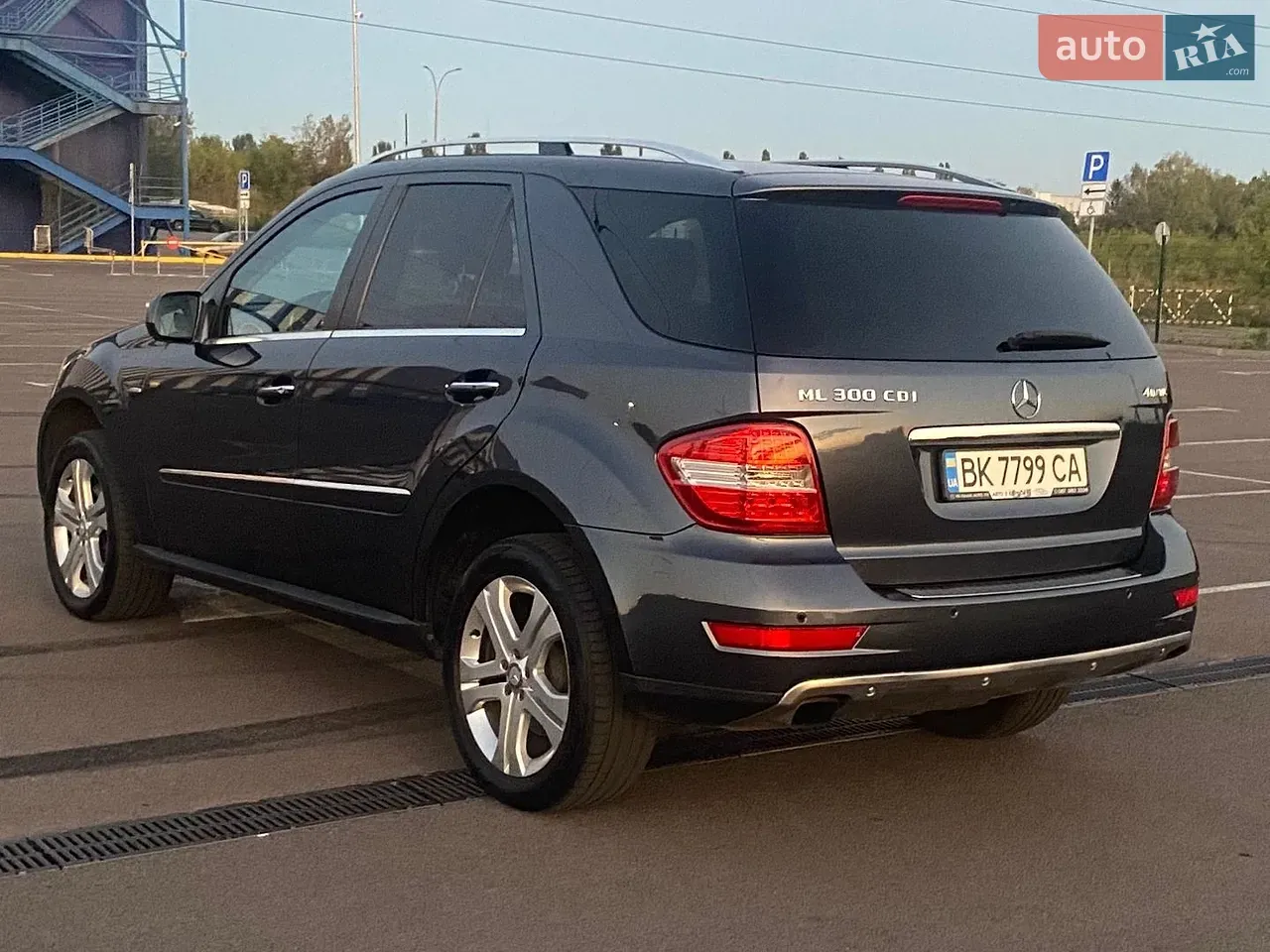 Mercedes-Benz M-Class 2009 photo 4