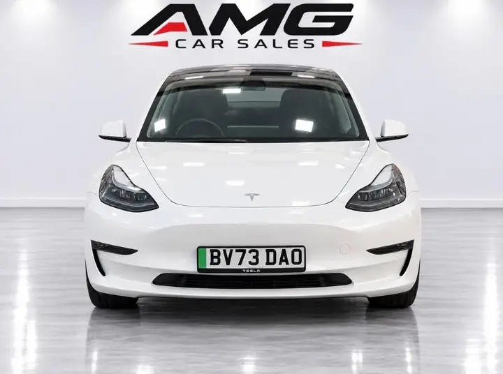 Tesla Model 3 2023 photo 3