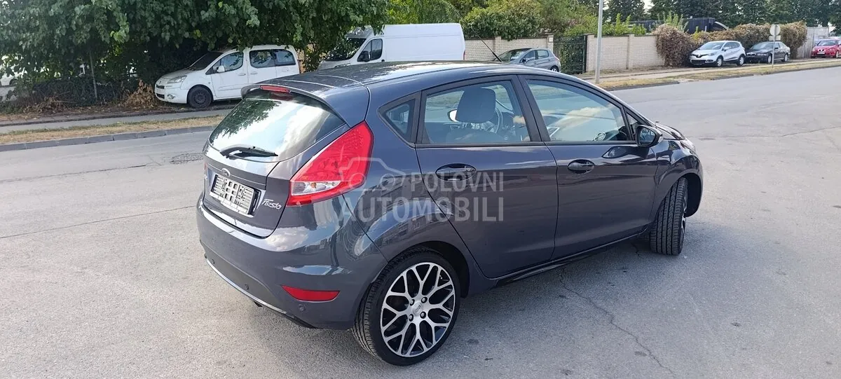Ford Fiesta 2012 photo 3