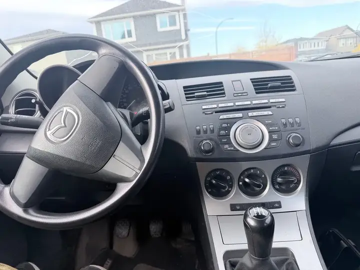 Mazda 3 Sport 2010 photo 3